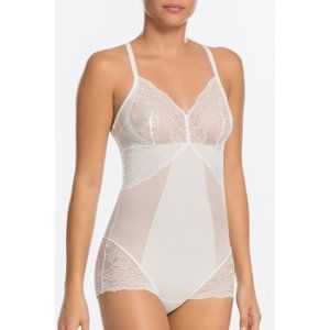 Spanx Spotlight On Lace Bodysuit in Clean White S/P
